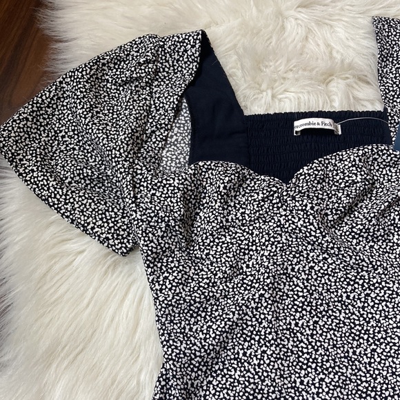 NWT Abercrombie & Fitch Blouse - Picture 4 of 4